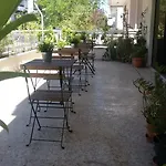 Emmanuel شقة فندقية 4*