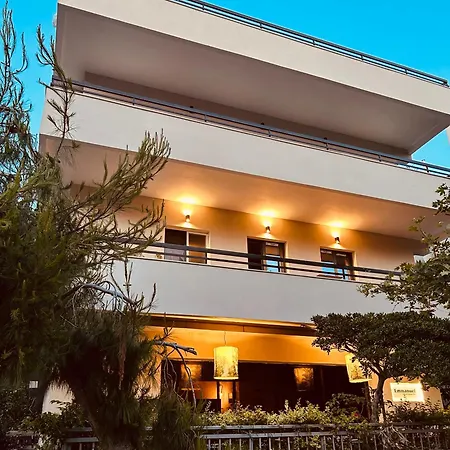 Emmanuel Aparthotel 4*