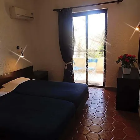 Emmanuel Aparthotel 4*