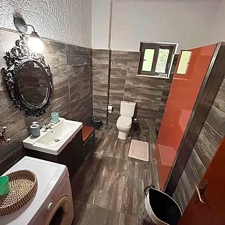 Emmanuel Aparthotel