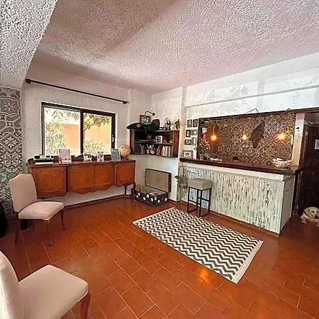 Emmanuel Aparthotel