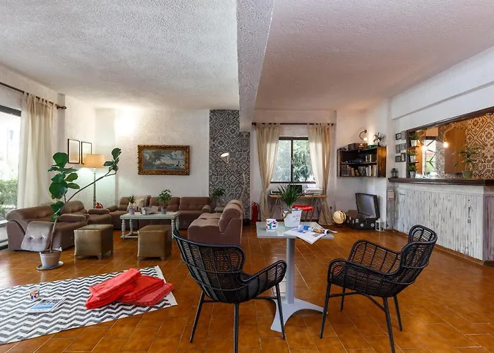 Emmanuel Rhodes City