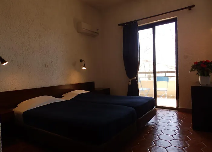 Emmanuel Rhodes City