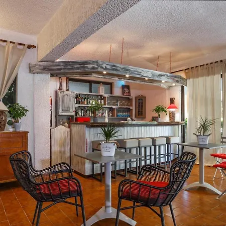 Hotel apartamentowy Emmanuel Rhodes City